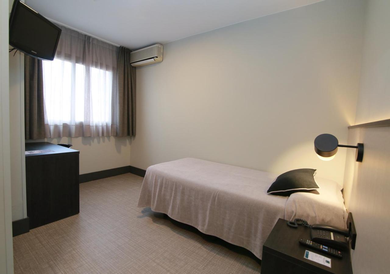 Hotel Esplugues Esplugues de Llobregat Eksteriør bilde